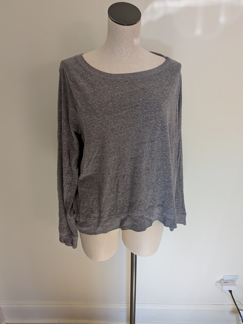 Xhilaration Heathered Gray Long Sleeve Boatneck Top